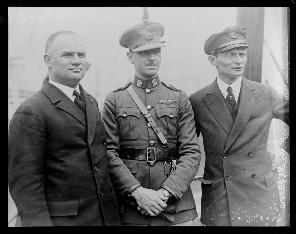 KÖHL Hermann, FITZMAURICE James, VON HÜNEFELD Baron: The crew of the Bremen were first to fly non-stop east-west across the Atlantic