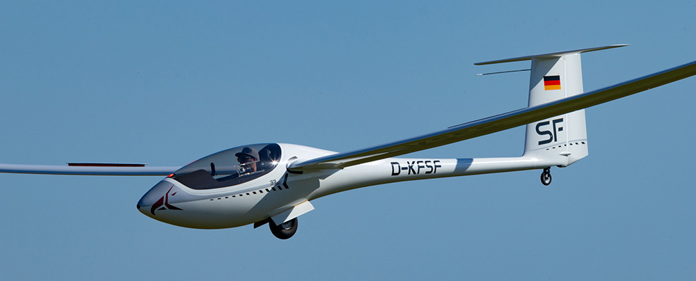 Stefan Langer landing at Terlet photo Arjan Vrieze Stefan Langer photo Arjan Vrieze
